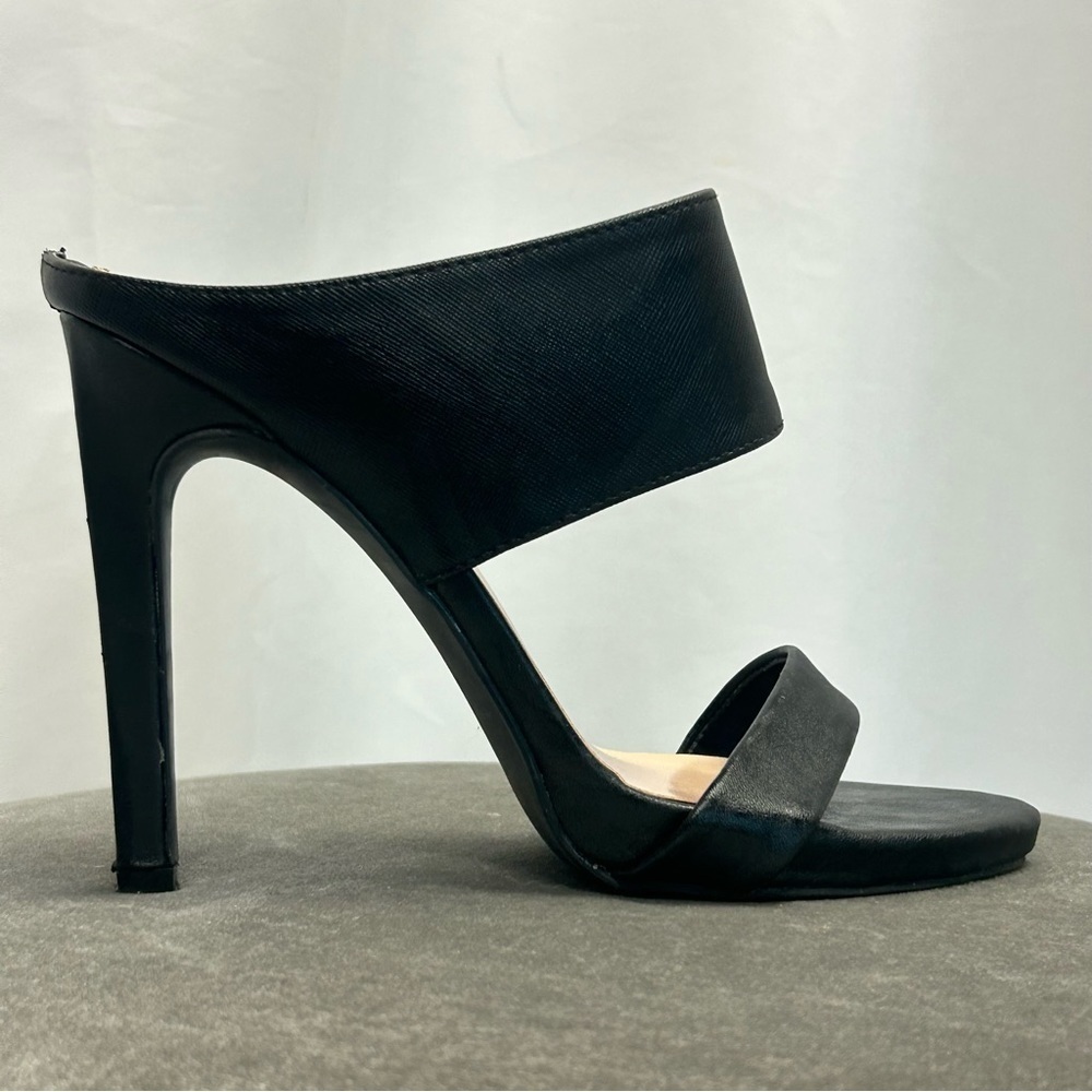 Le Chateau black high heel slip on mule sandal Sz 8
